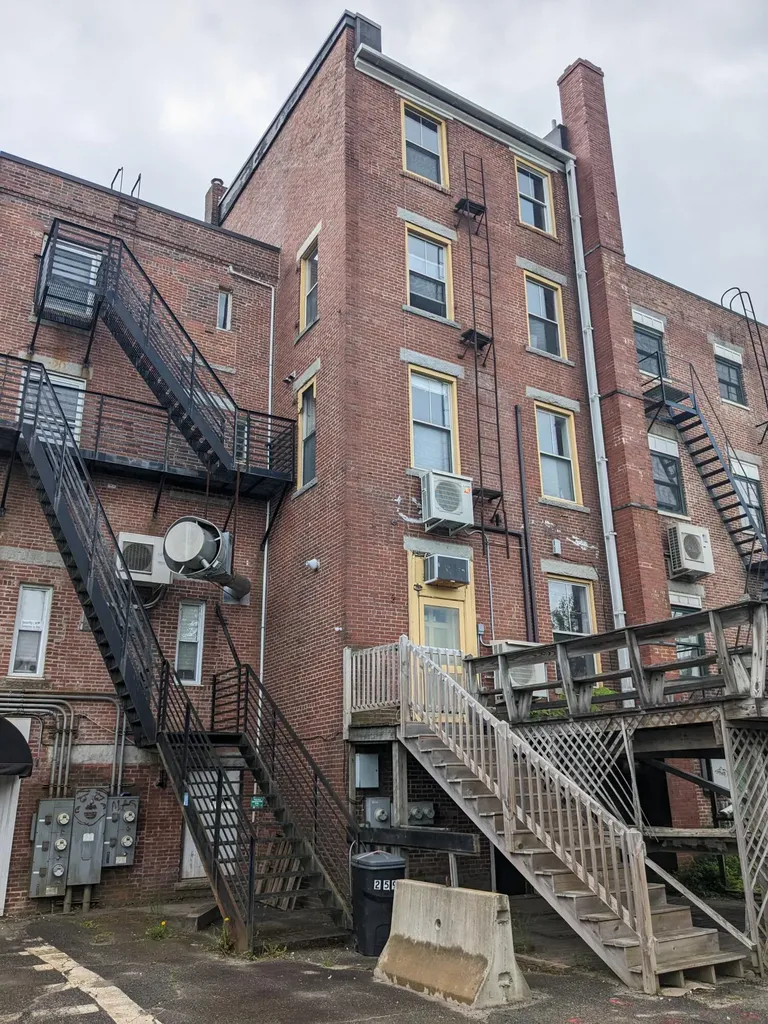 263 Water Street Gardiner ME 04345