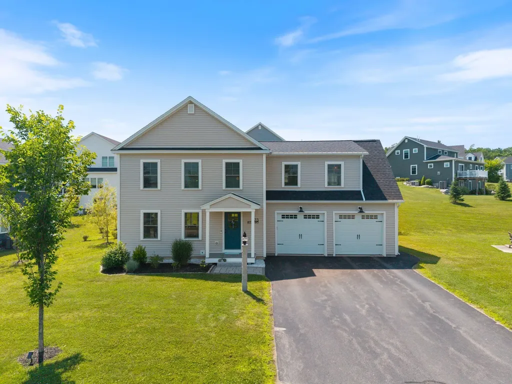 23 Bluebird Trail Falmouth ME 04105