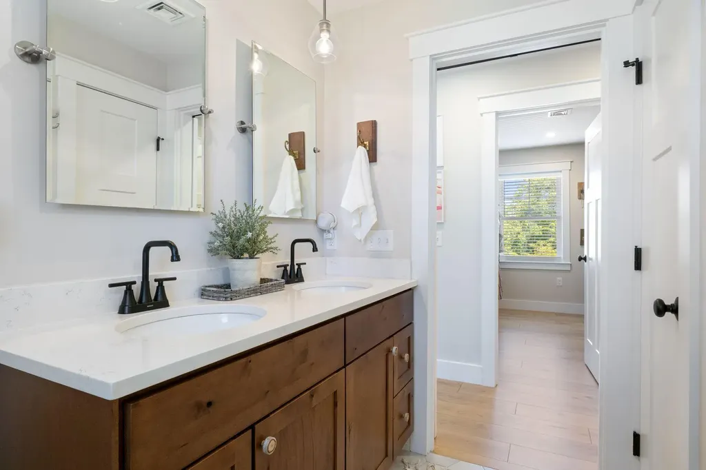 23 Bluebird Trail Falmouth ME 04105