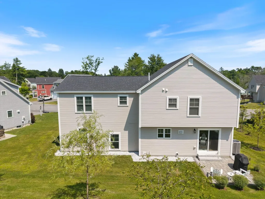 23 Bluebird Trail Falmouth ME 04105