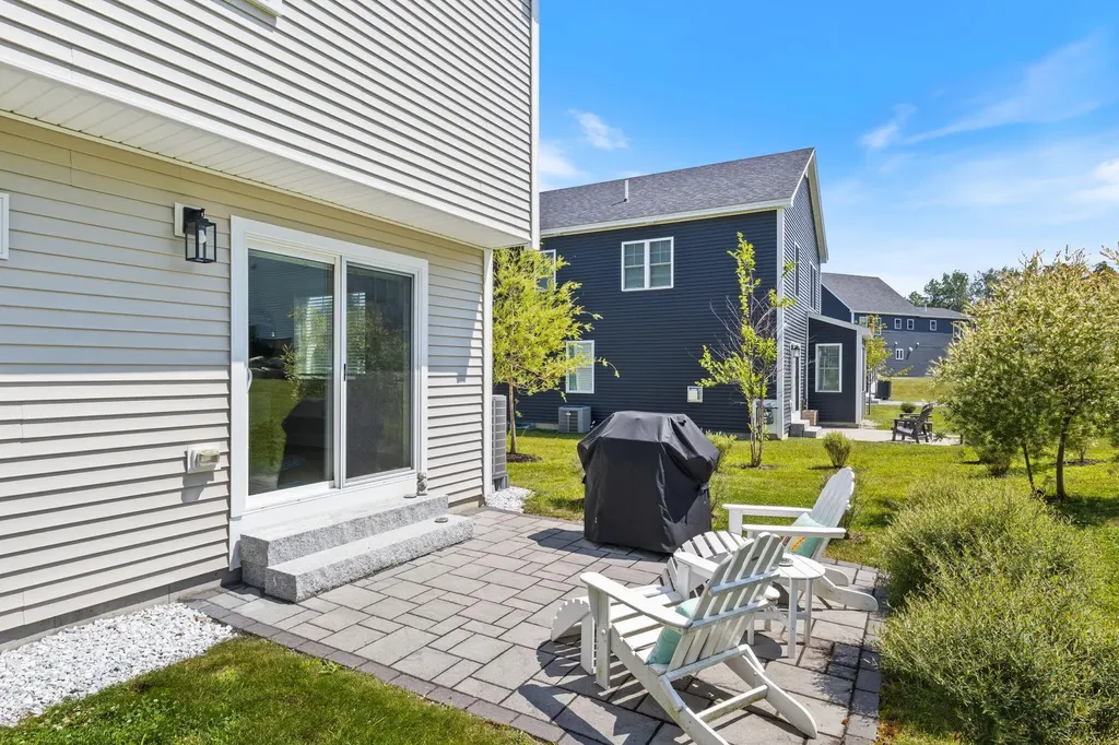 23 Bluebird Trail Falmouth ME 04105