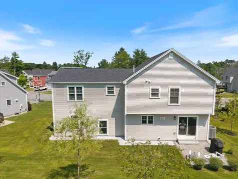 23 Bluebird Trail Falmouth ME 04105