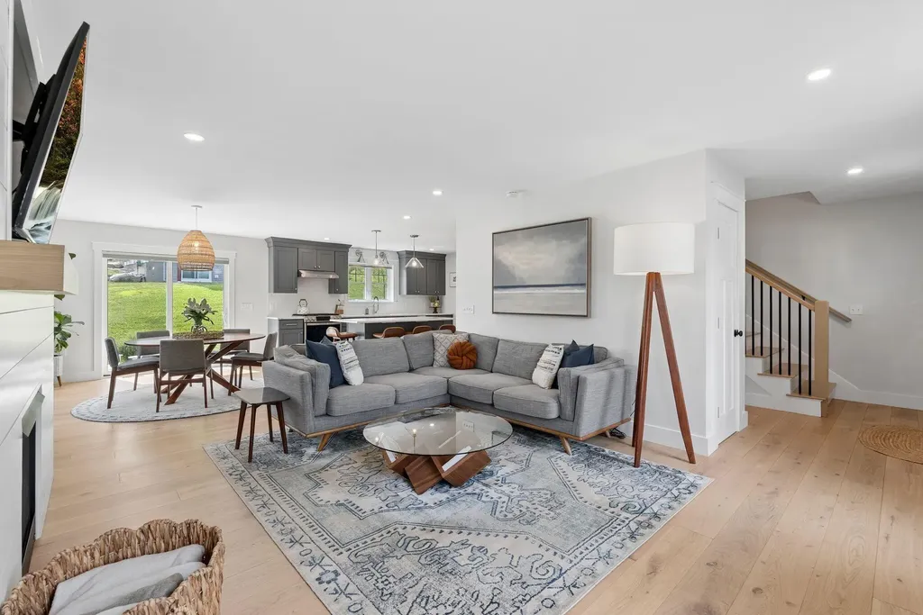 23 Bluebird Trail Falmouth ME 04105