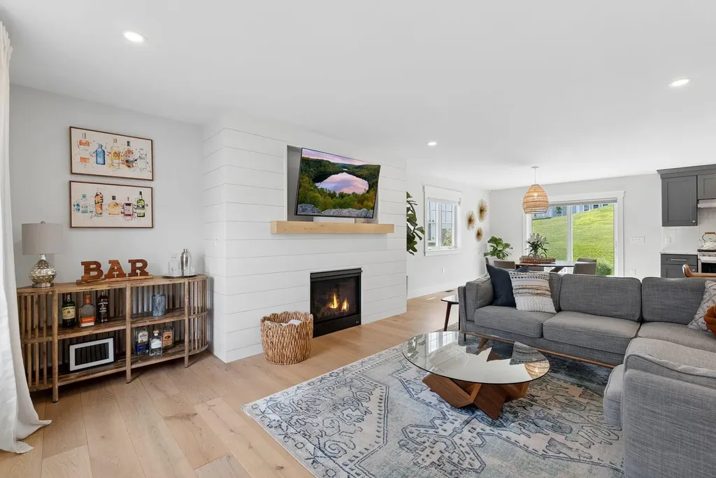 23 Bluebird Trail Falmouth ME 04105