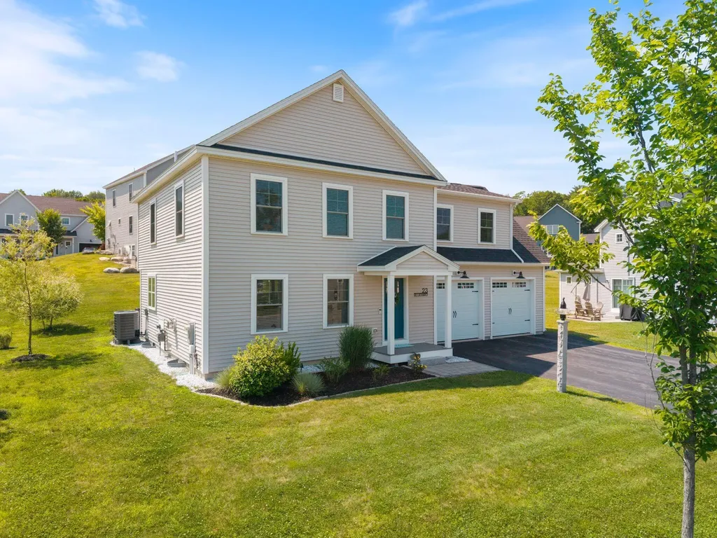 23 Bluebird Trail Falmouth ME 04105