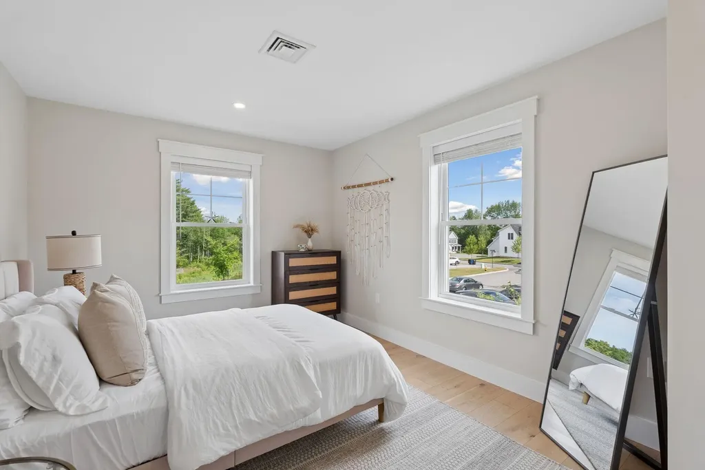 23 Bluebird Trail Falmouth ME 04105