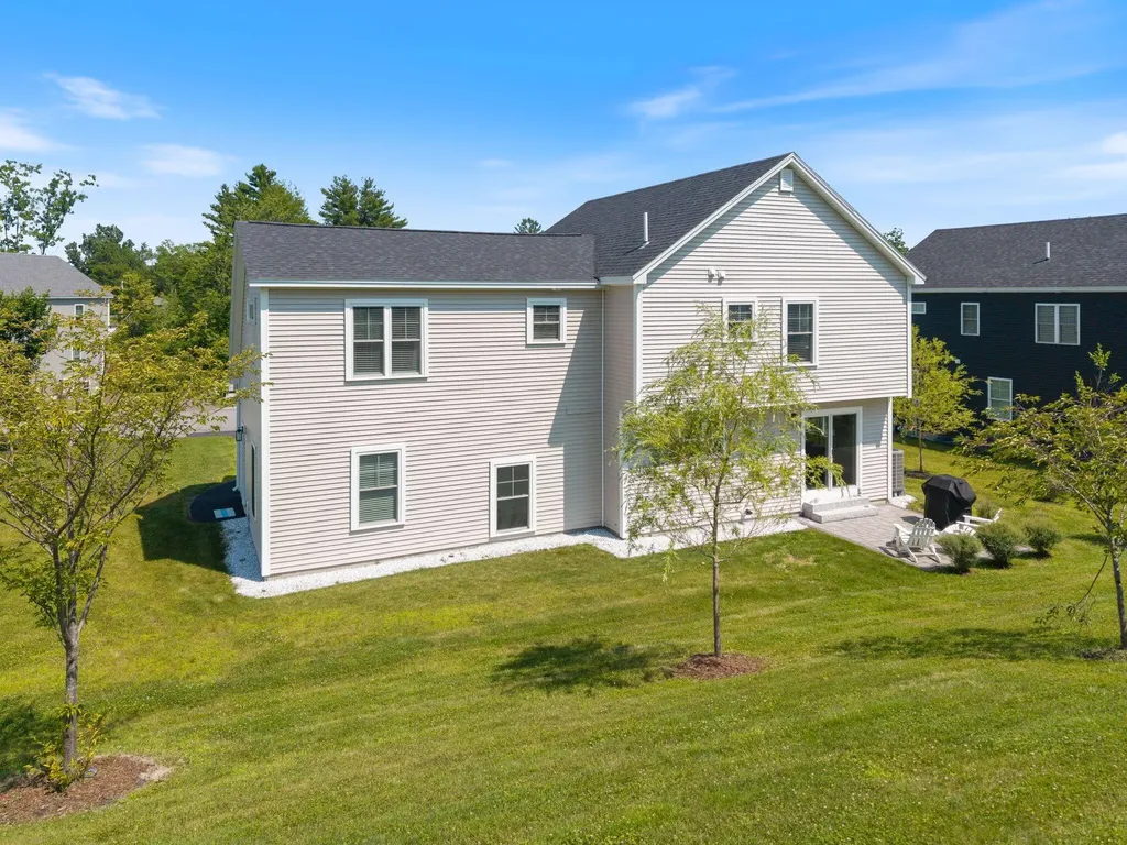 23 Bluebird Trail Falmouth ME 04105