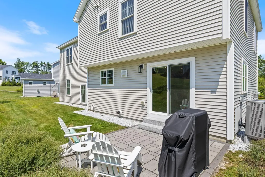 23 Bluebird Trail Falmouth ME 04105
