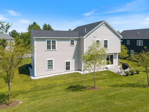 23 Bluebird Trail Falmouth ME 04105