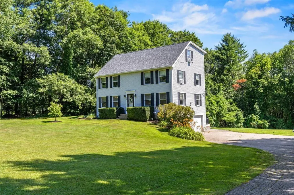 Berwick ME, 208 Cranberry Meadow Road