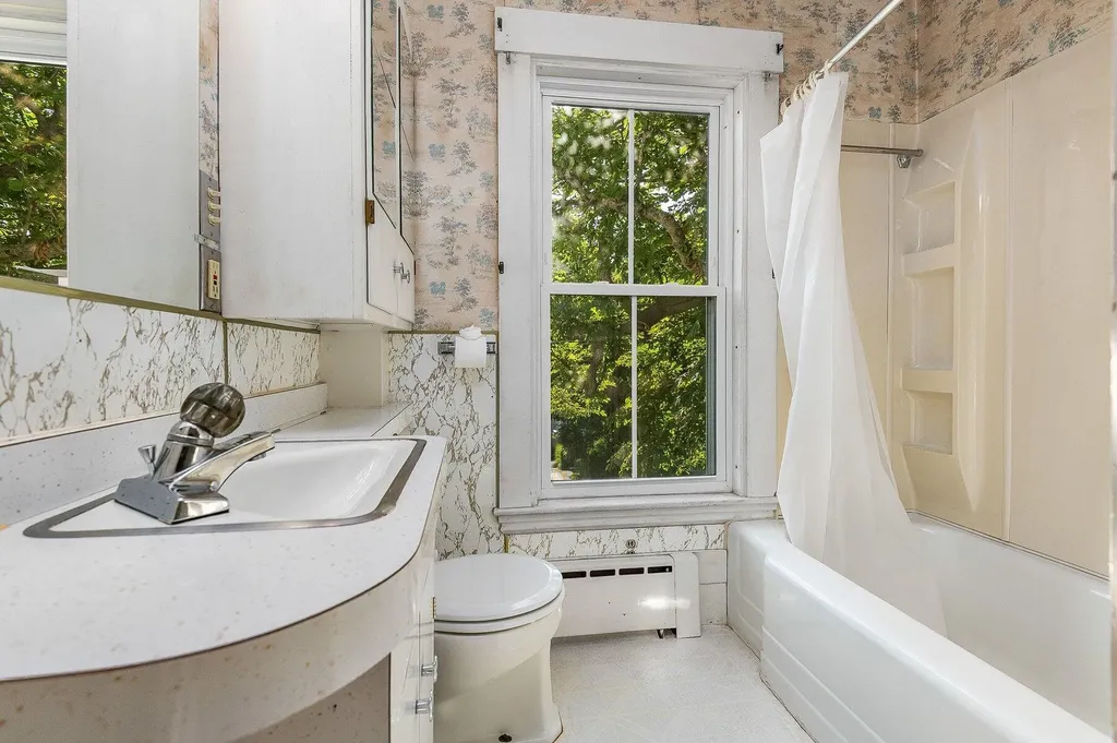 22 Rogers Road Kittery ME 03904
