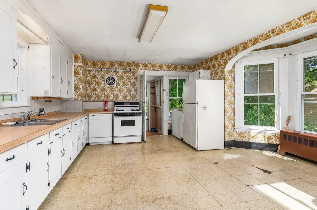 22 Rogers Road Kittery ME 03904