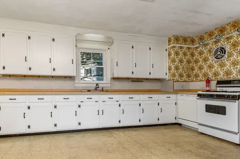 22 Rogers Road Kittery ME 03904