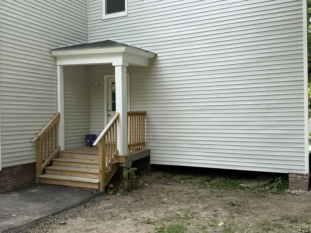 16 Howe Street Lewiston ME 04240