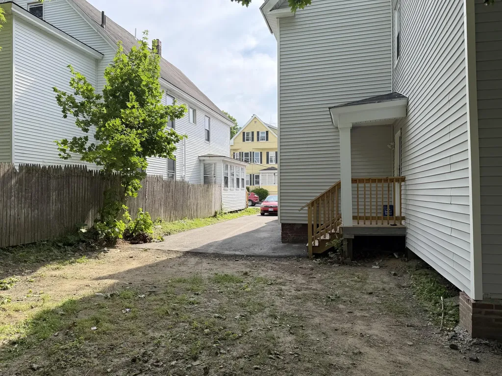 16 Howe Street Lewiston ME 04240