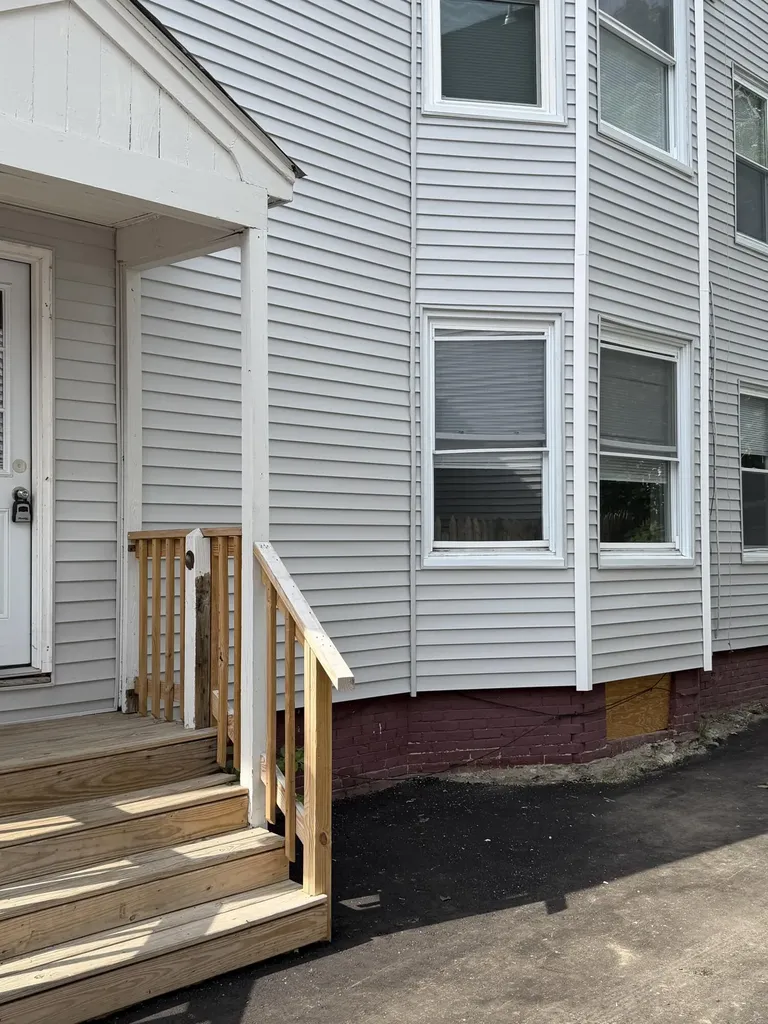 16 Howe Street Lewiston ME 04240