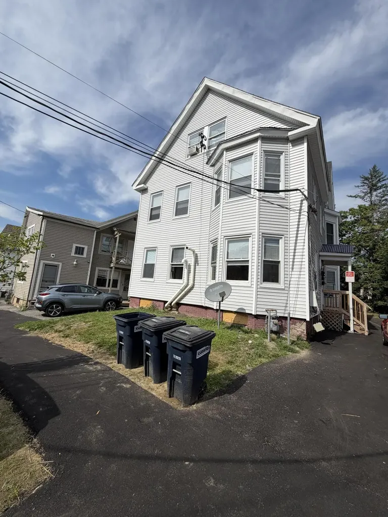 16 Howe Street Lewiston ME 04240
