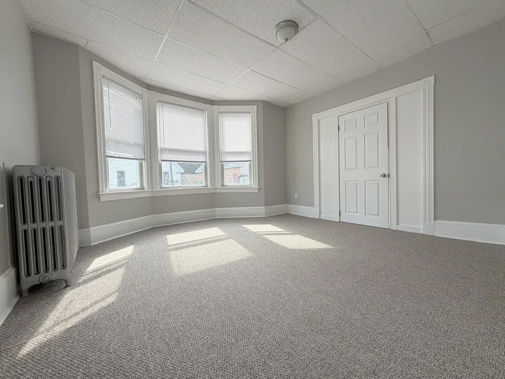 16 Howe Street Lewiston ME 04240