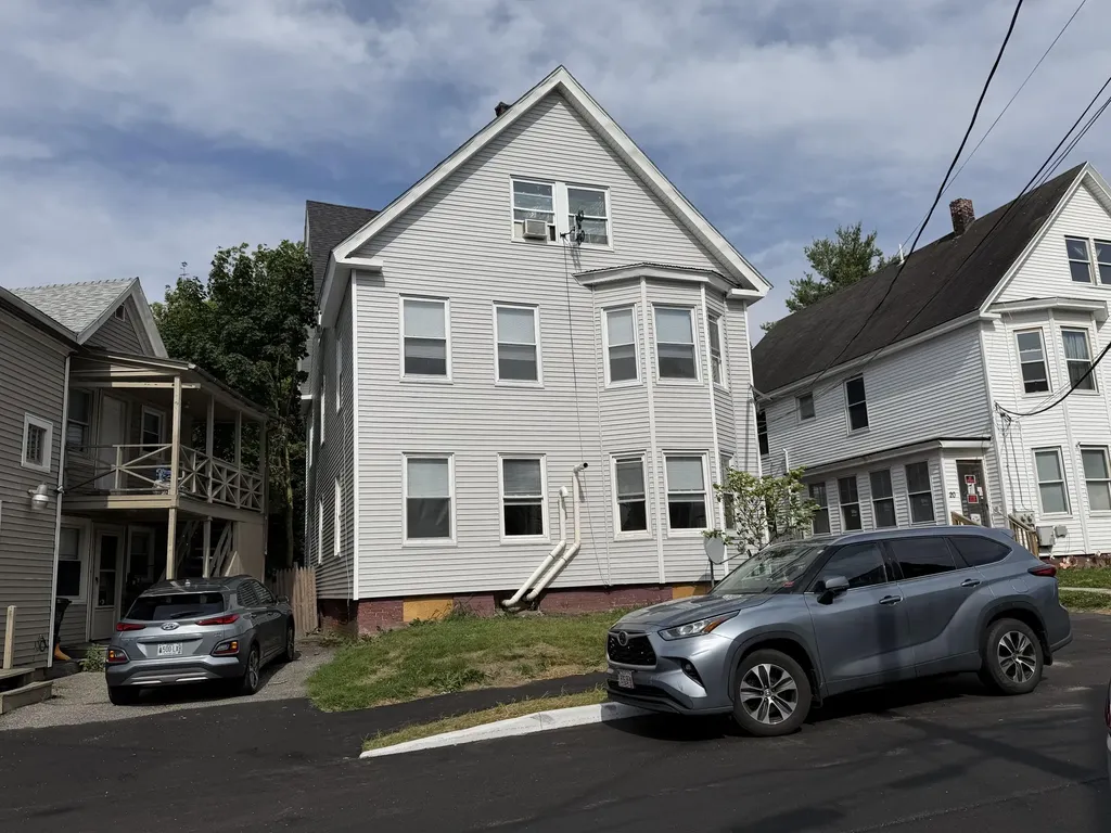 16 Howe Street Lewiston ME 04240