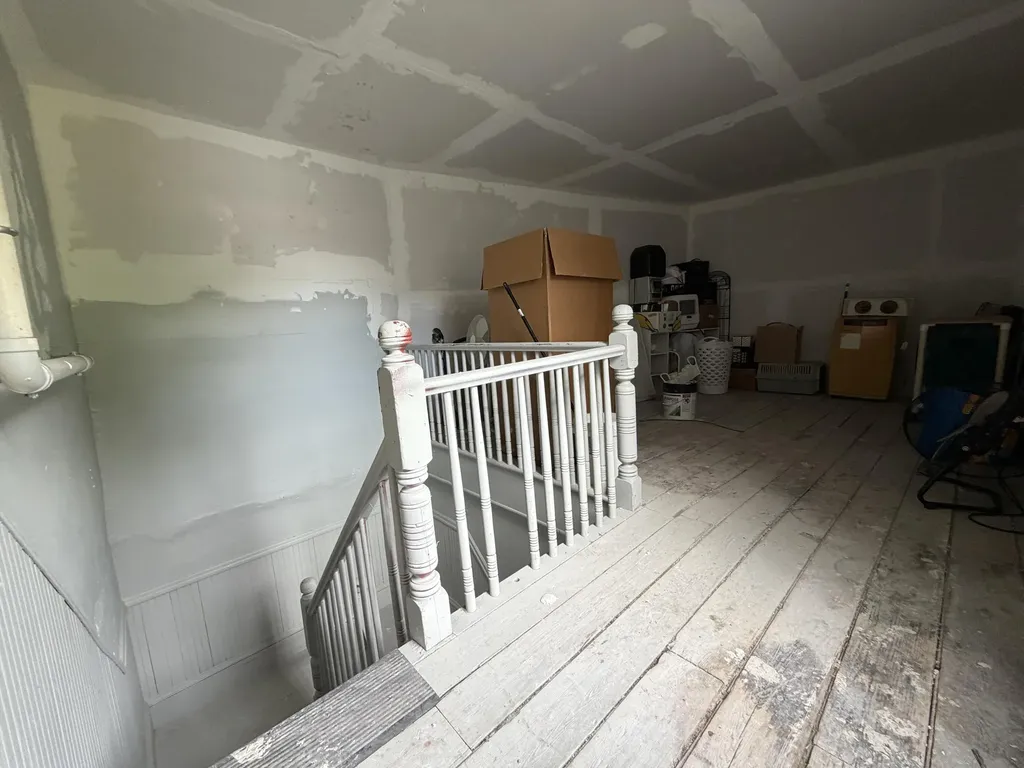 16 Howe Street Lewiston ME 04240
