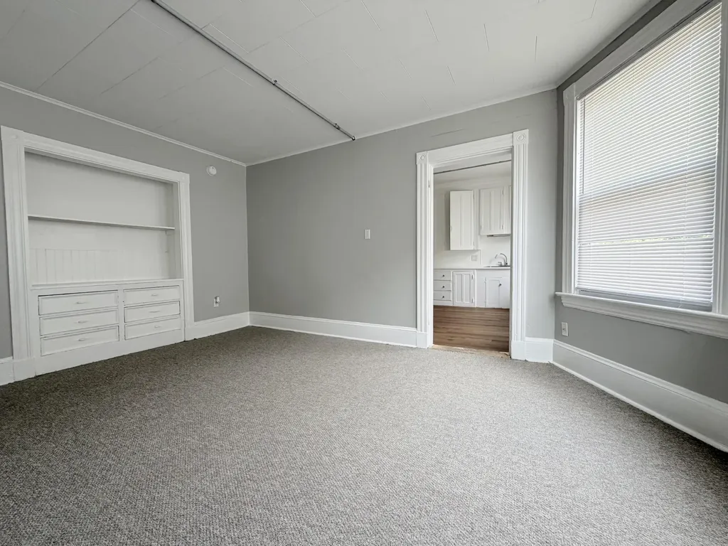 16 Howe Street Lewiston ME 04240