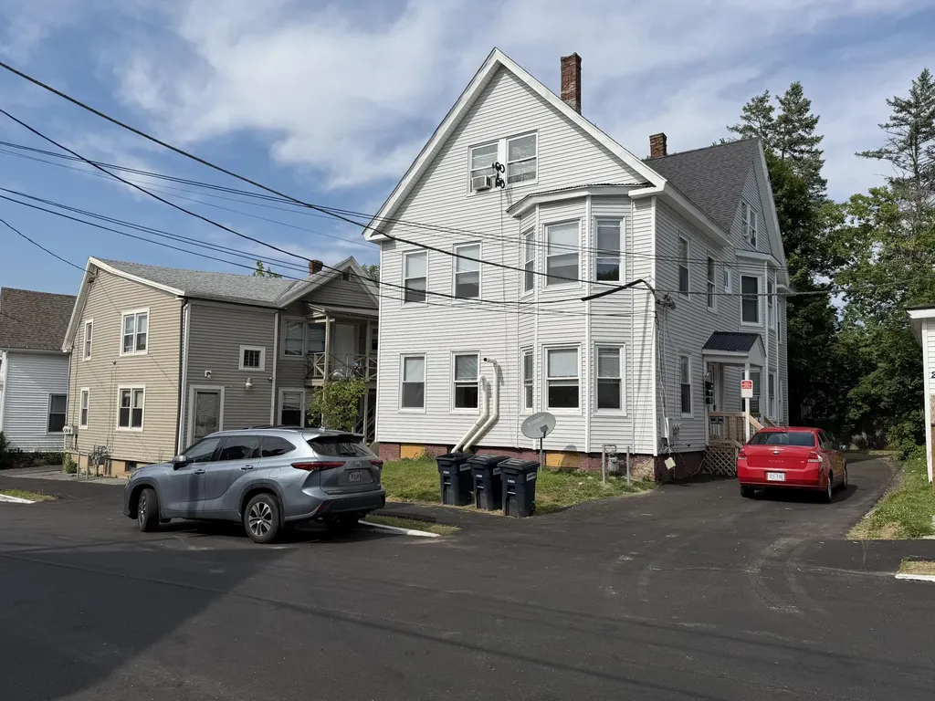 16 Howe Street Lewiston ME 04240