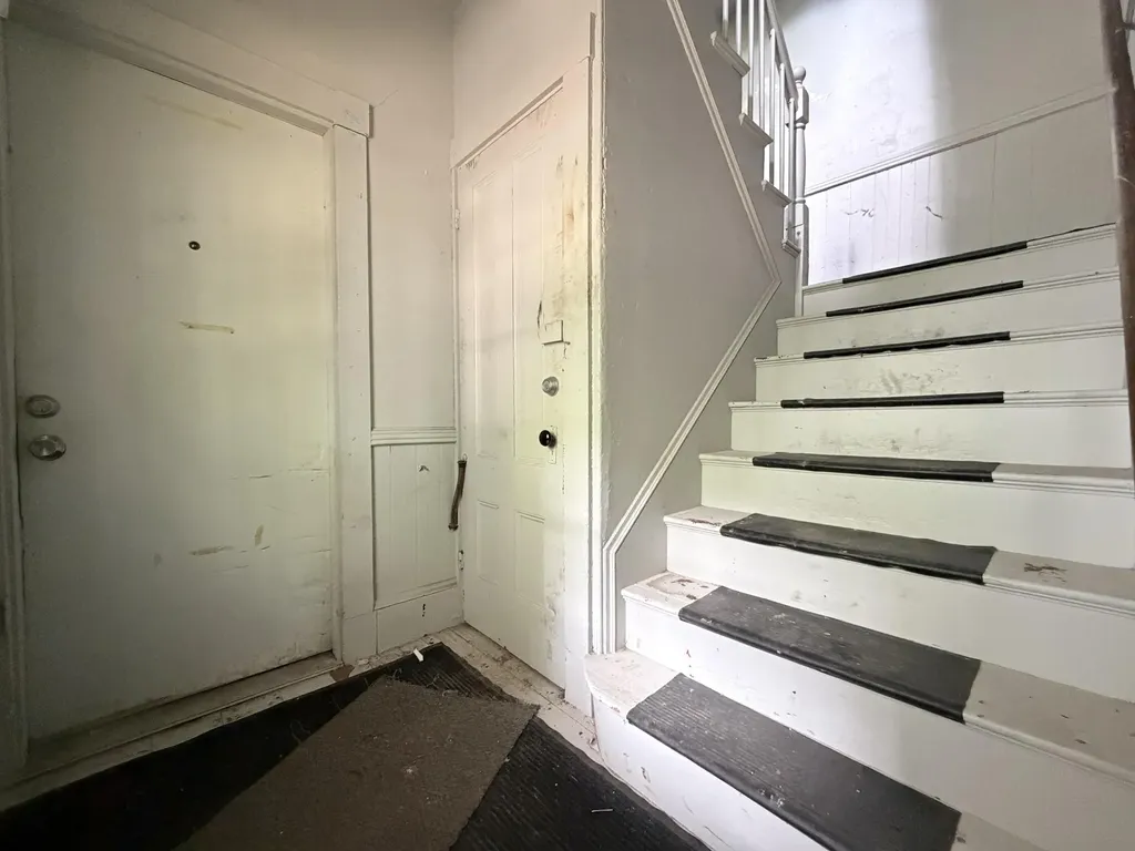 16 Howe Street Lewiston ME 04240