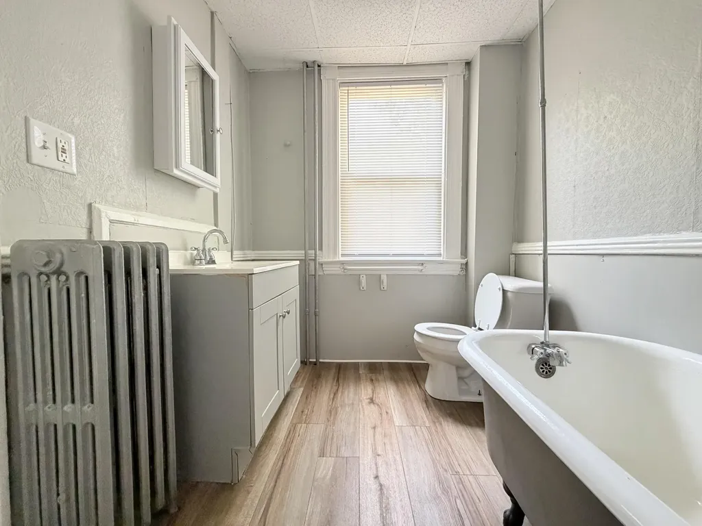 16 Howe Street Lewiston ME 04240