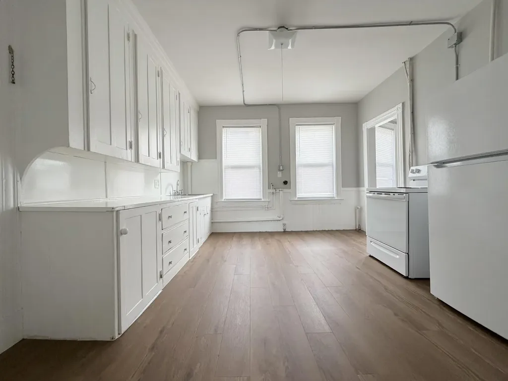 16 Howe Street Lewiston ME 04240