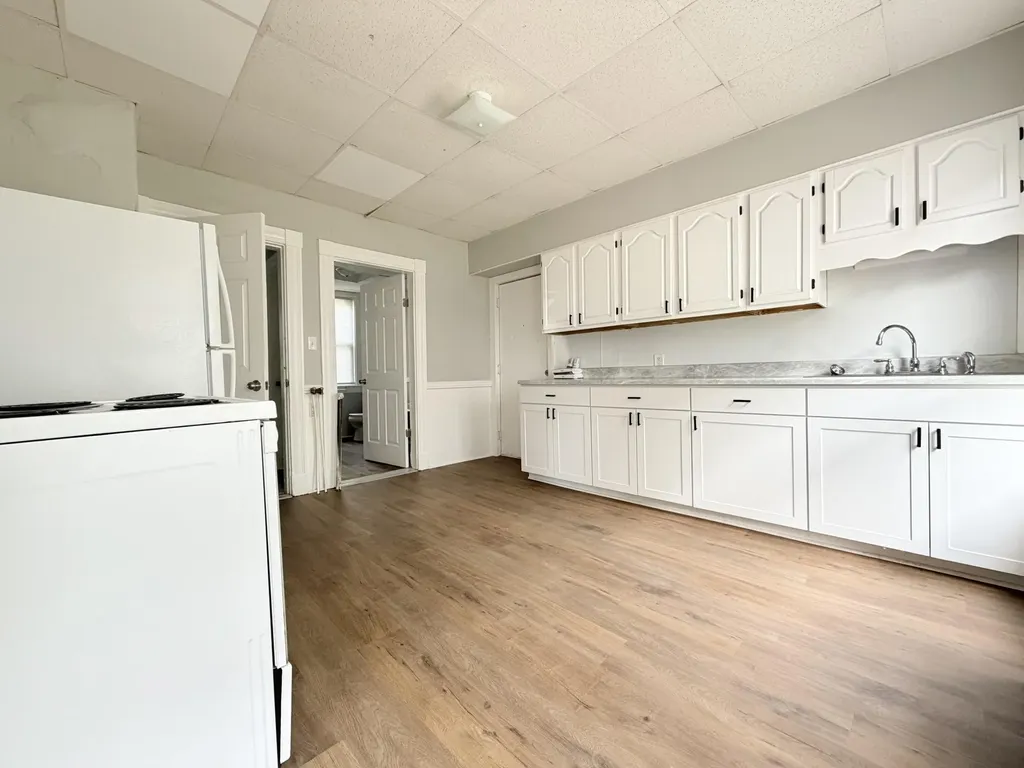 16 Howe Street Lewiston ME 04240