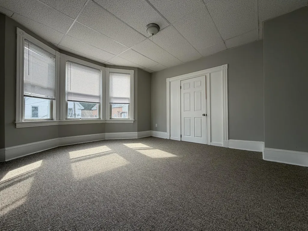 16 Howe Street Lewiston ME 04240