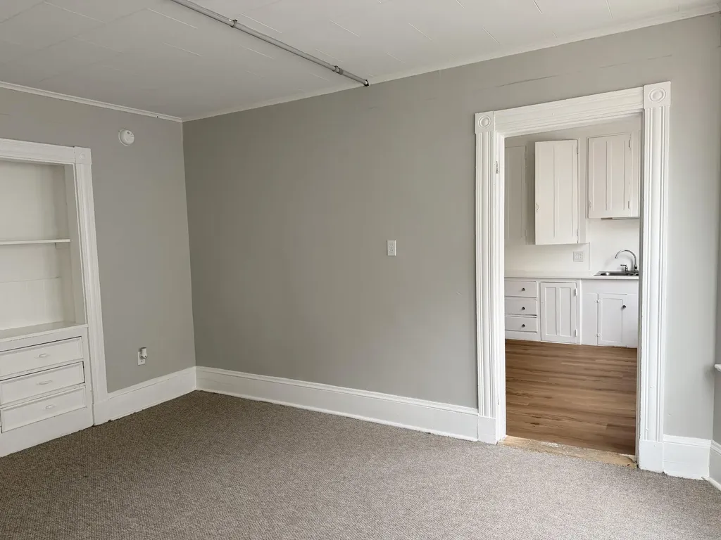 16 Howe Street Lewiston ME 04240