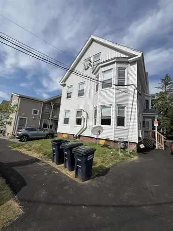 16 Howe Street Lewiston ME 04240