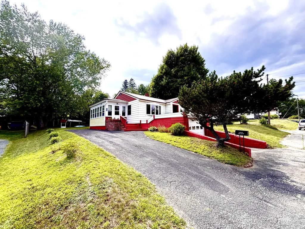 244 Bates Street Millinocket ME 04462