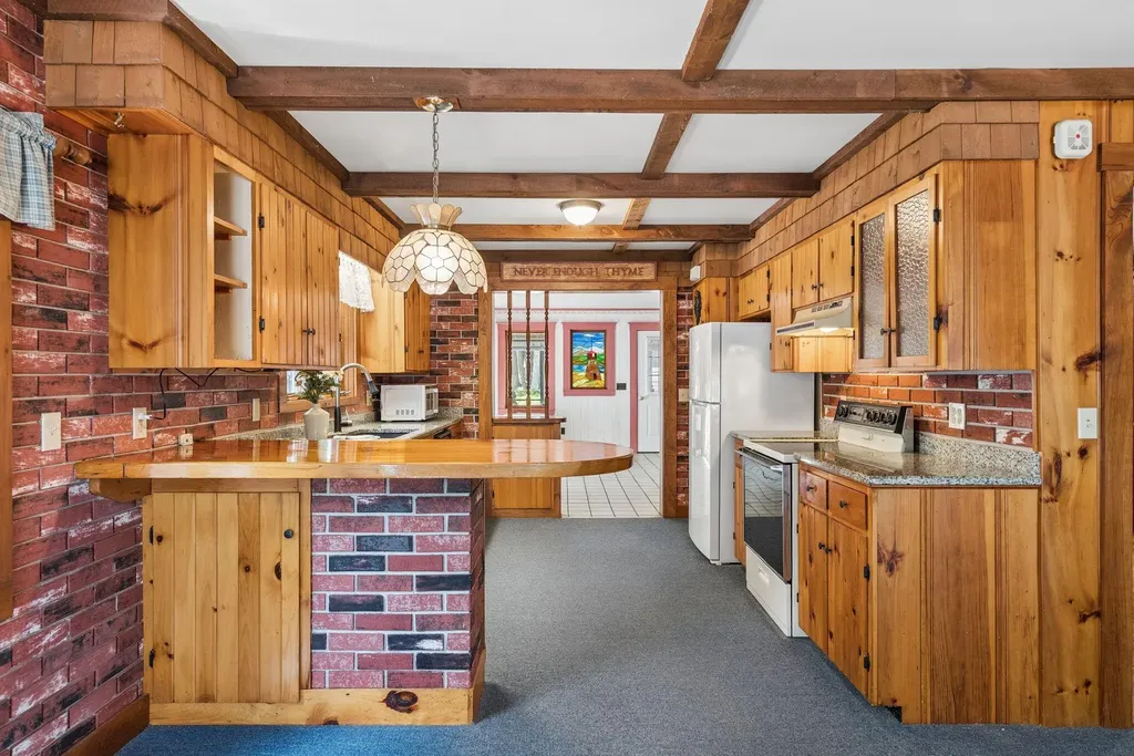 118 Goat Island Way Norway ME 04268