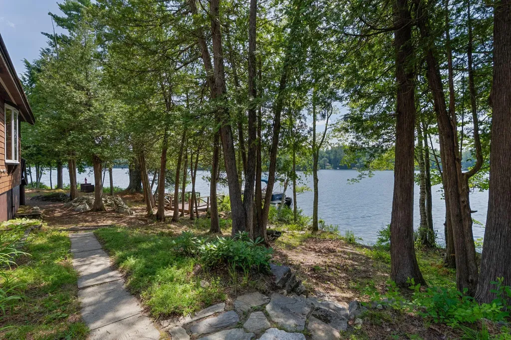 118 Goat Island Way Norway ME 04268