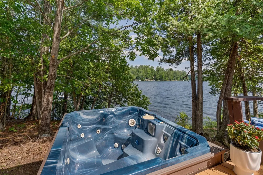 118 Goat Island Way Norway ME 04268