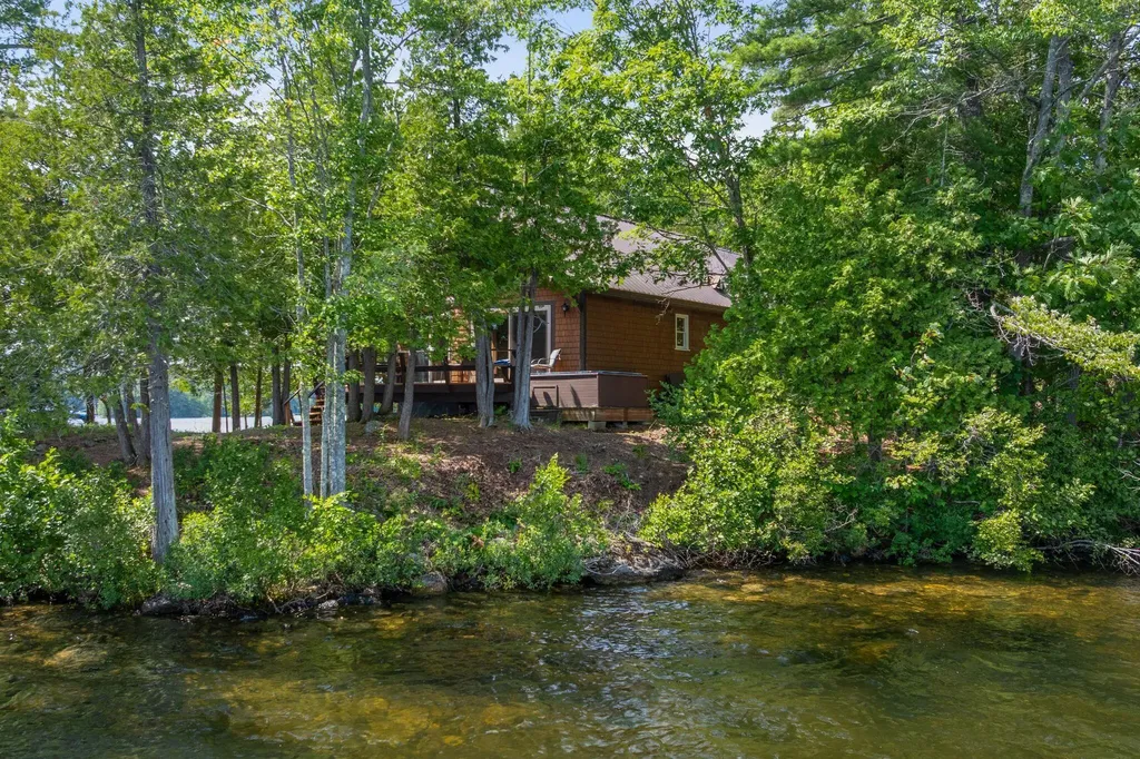 118 Goat Island Way Norway ME 04268