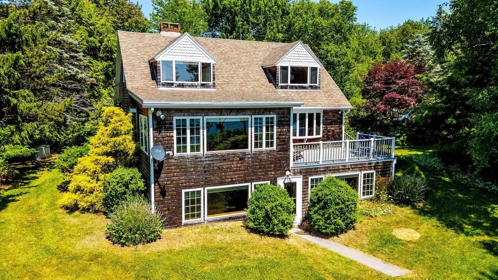 26 Boathouse Road Gouldsboro ME 04607
