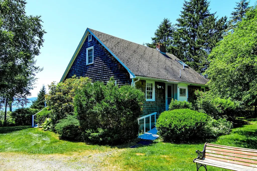 26 Boathouse Road Gouldsboro ME 04607