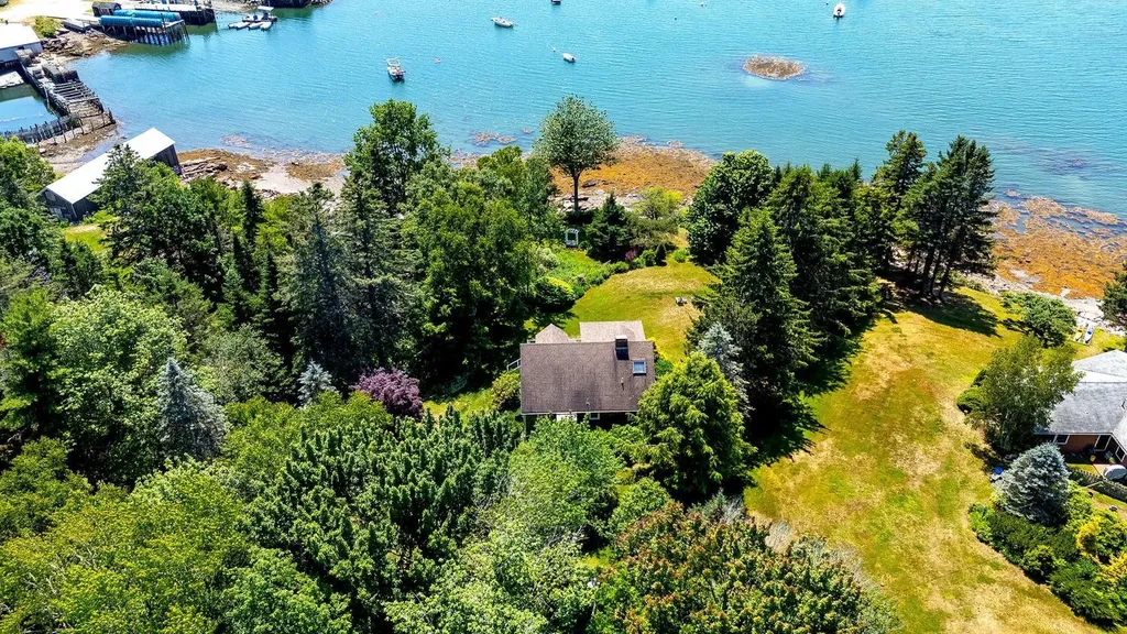 26 Boathouse Road Gouldsboro ME 04607