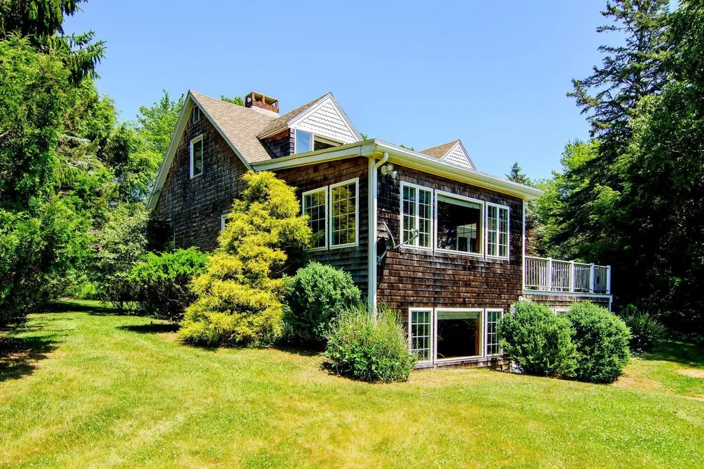 26 Boathouse Road Gouldsboro ME 04607