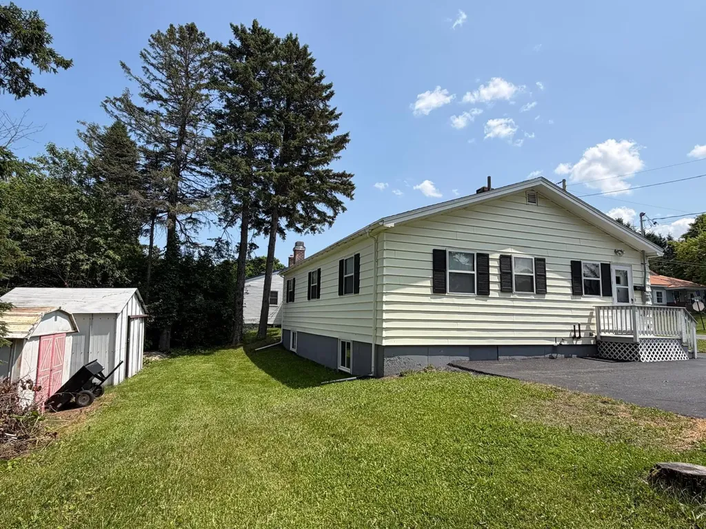 10 Macarthur Avenue Caribou ME 04736