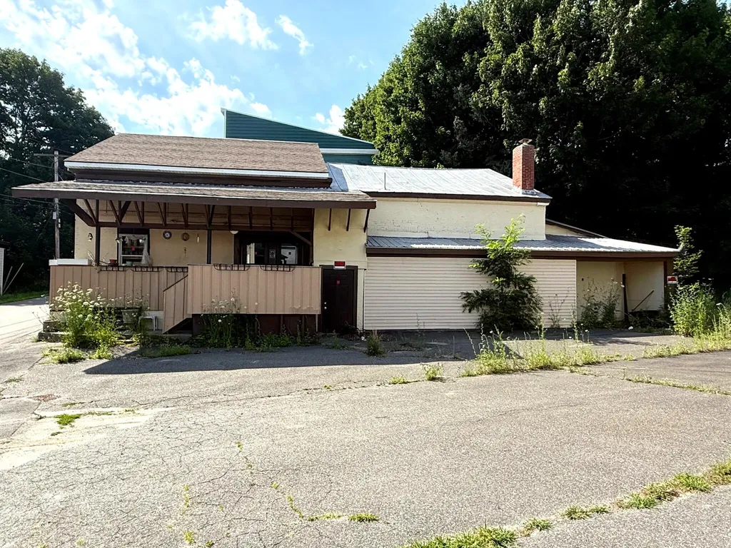 15 Veteran Court Waterville ME 04901
