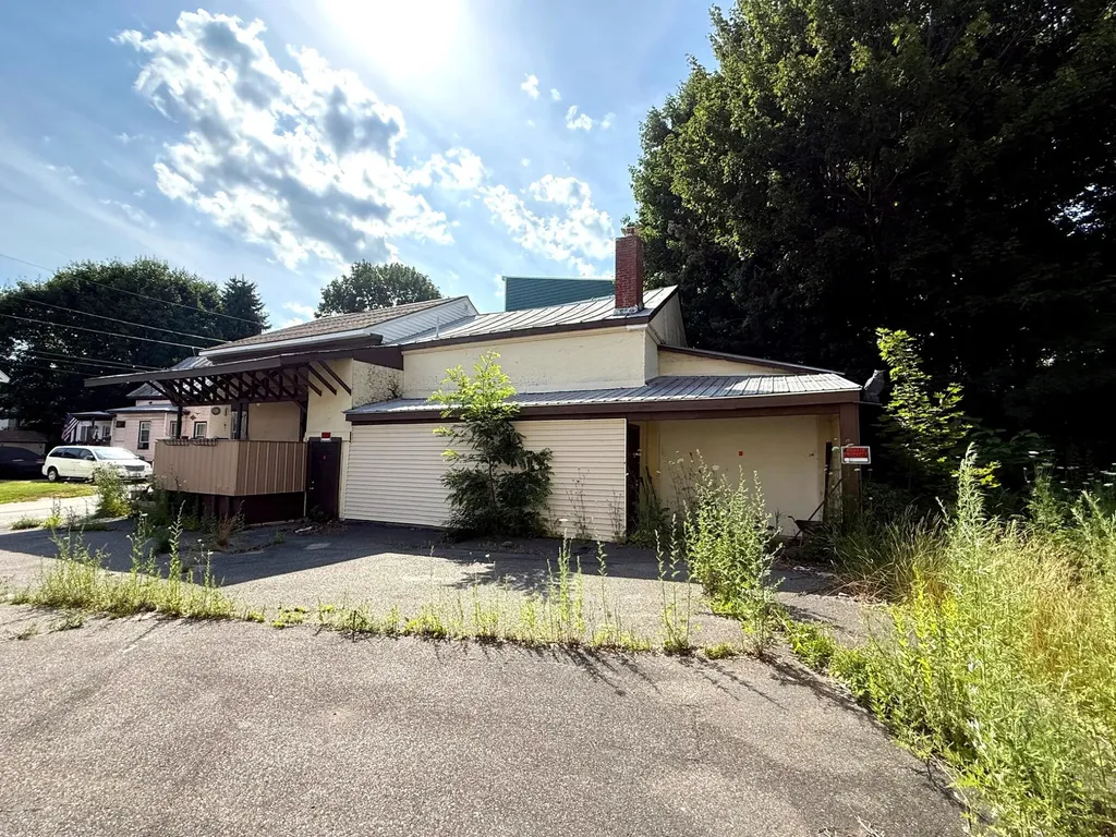 15 Veteran Court Waterville ME 04901