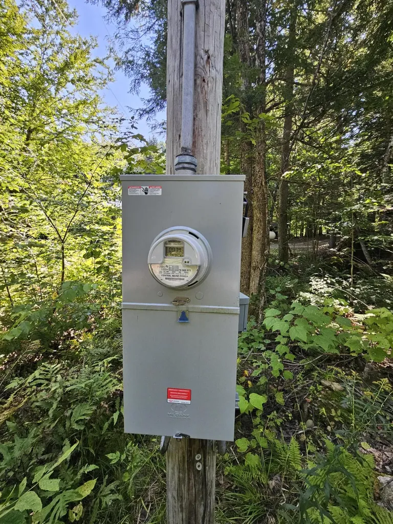M U10 L6 Loon Cove Lane Strong ME 04983