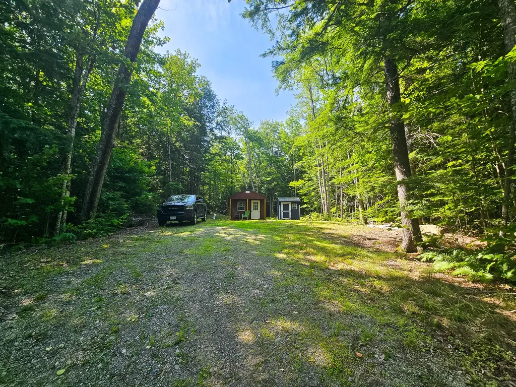 M U10 L6 Loon Cove Lane Strong ME 04983
