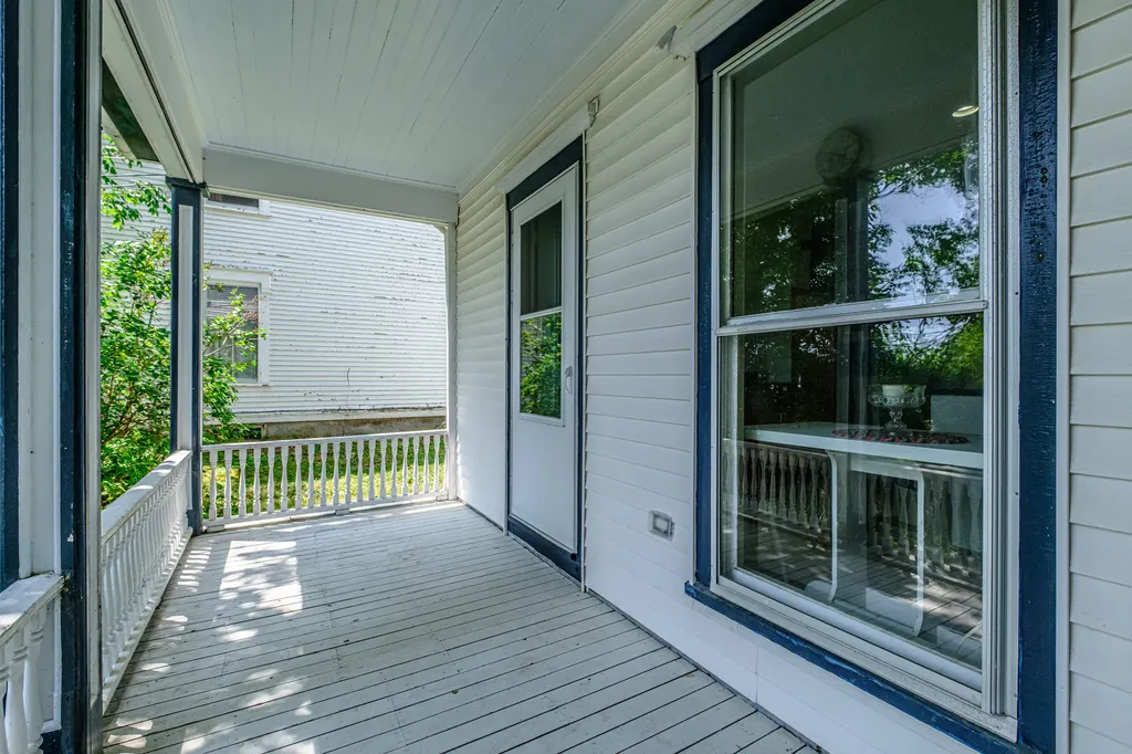 28 Glidden Street Newcastle ME 04553