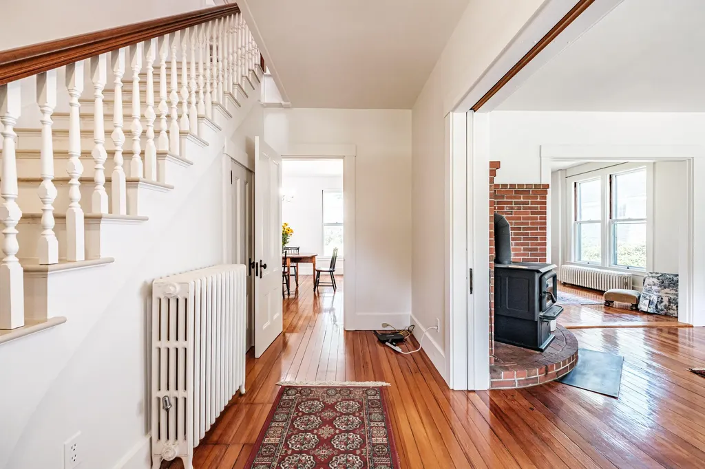 28 Glidden Street Newcastle ME 04553