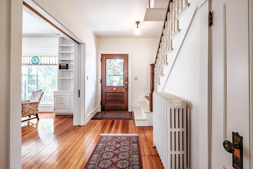 28 Glidden Street Newcastle ME 04553